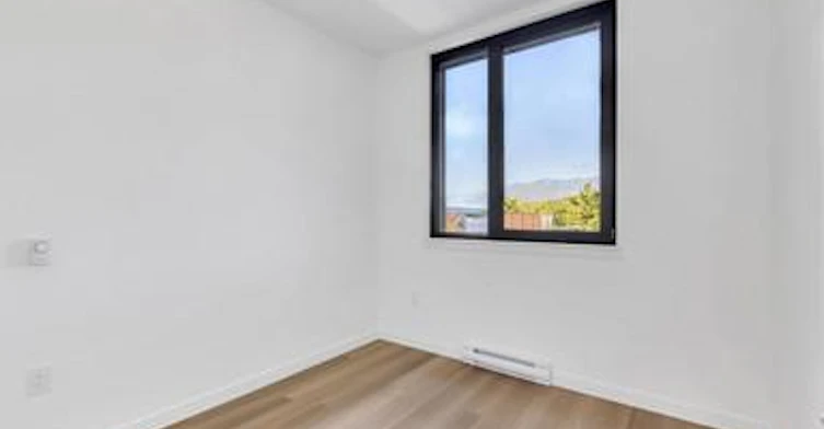 209-3455 E Hastings, Vancouver, BC, V5K 2A5 - 4