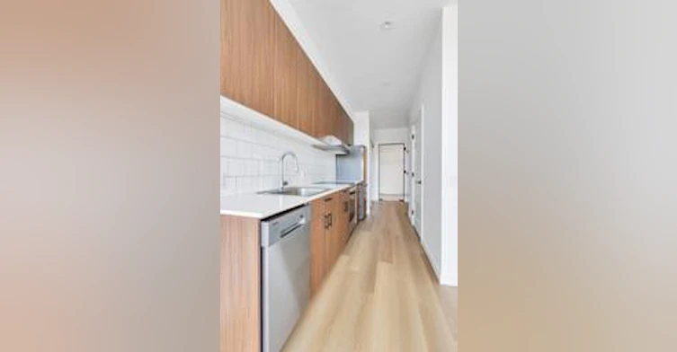 209-3455 E Hastings, Vancouver, BC, V5K 2A5 - 8