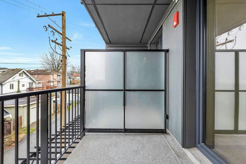 209-3455 E Hastings, Vancouver, BC, V5K 2A5 - 5