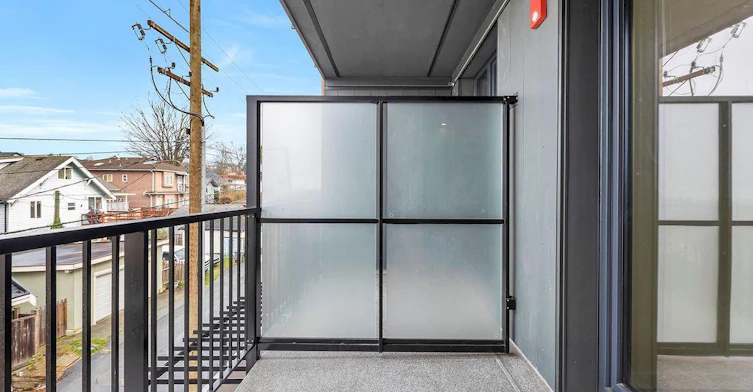 209-3455 E Hastings, Vancouver, BC, V5K 2A5 - 5