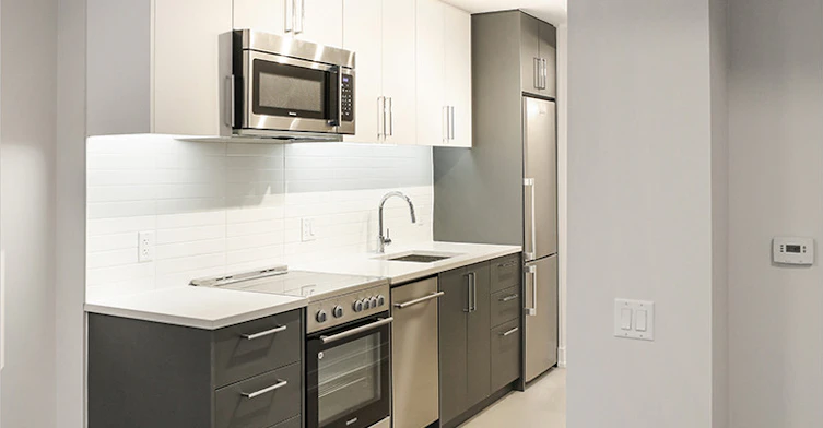 2525 Bathurst Street, Toronto, ON, M6B 2Y9 - 2
