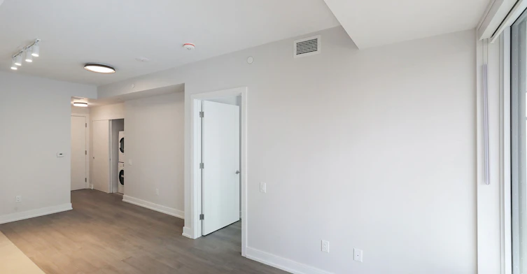 2525 Bathurst Street, Toronto, ON, M6B 2Y9 - 4