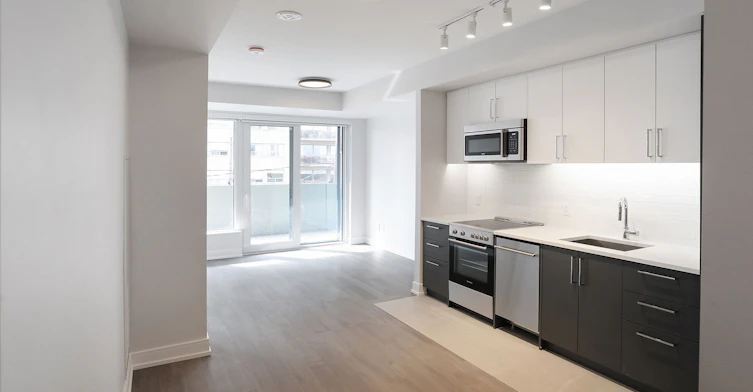 2525 Bathurst Street, Toronto, ON, M6B 2Y9 - 9