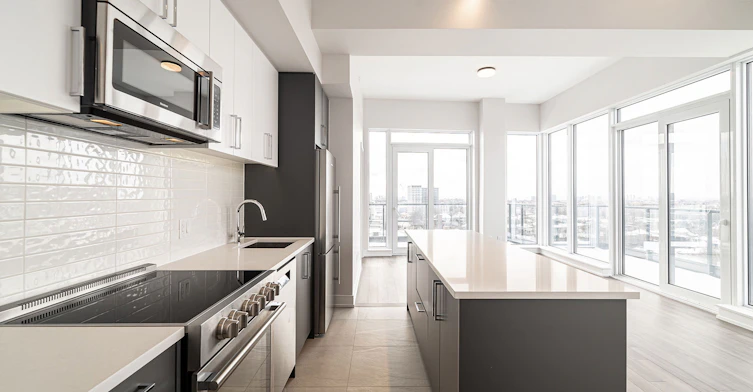 2525 Bathurst Street, Toronto, ON, M6B 2Y9 - 21