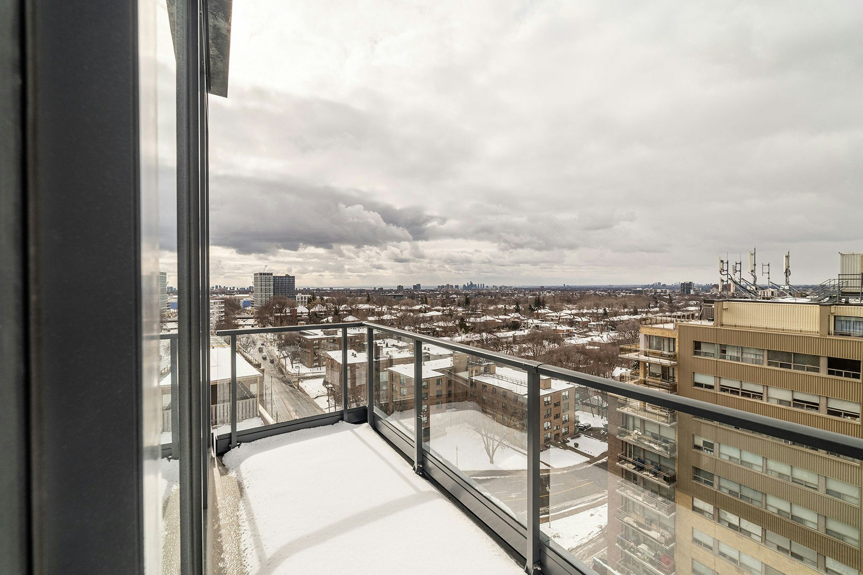 2525 Bathurst Street, Toronto, ON, M6B 2Y9 - 35