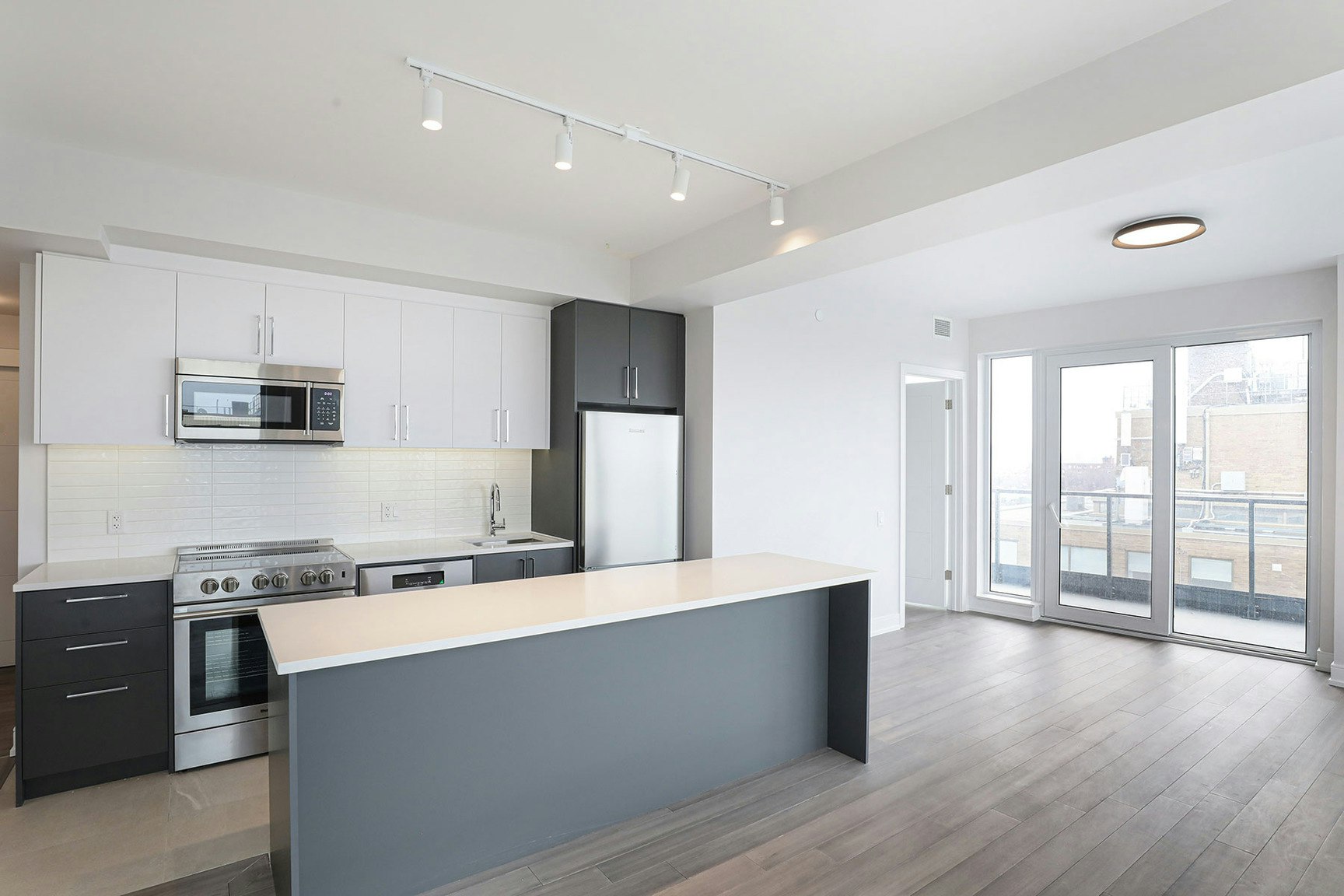 2525 Bathurst Street, Toronto, ON, M6B 2Y9 - 10