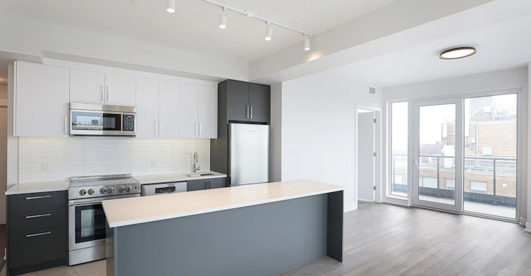 2525 Bathurst Street, Toronto, ON, M6B 2Y9 - 10
