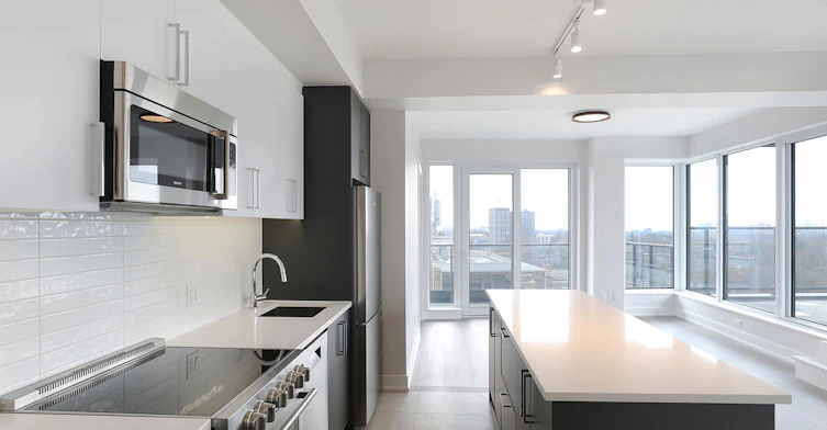 2525 Bathurst Street, Toronto, ON, M6B 2Y9 - 12