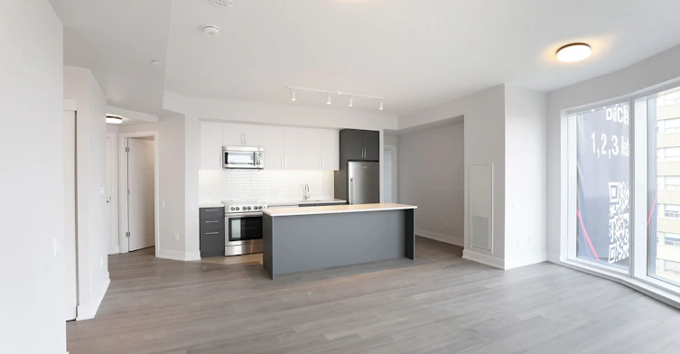 2525 Bathurst Street, Toronto, ON, M6B 2Y9