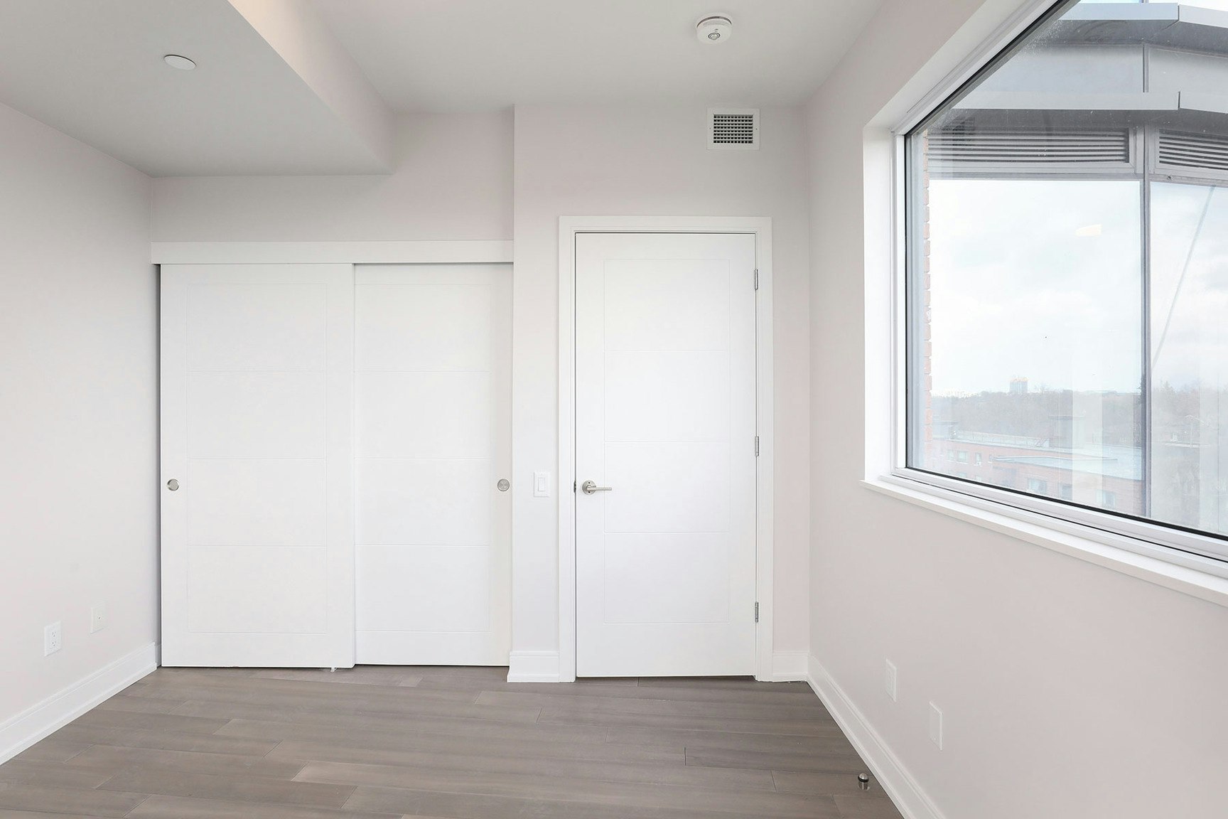 2525 Bathurst Street, Toronto, ON, M6B 2Y9 - 4