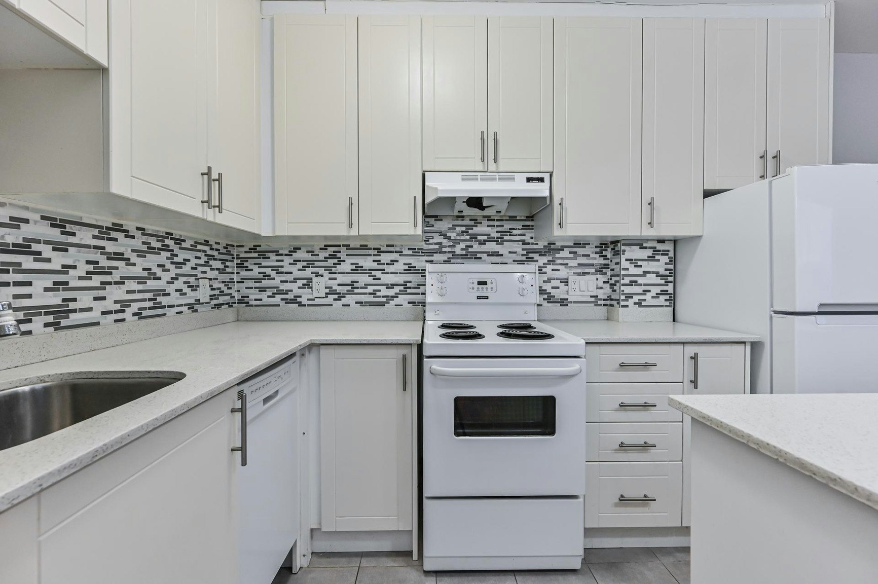202-153 St. George Street, Toronto, ON, M5R 2L9 - 2