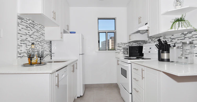602-250 St. George Street, Toronto, ON, M5R 3L8