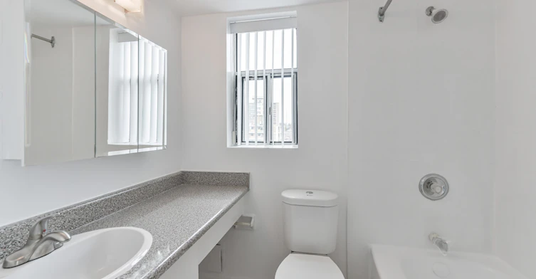 206-250 St. George Street, Toronto, ON, M5R 3L8