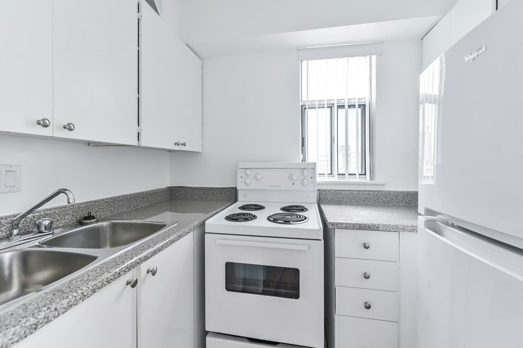206-250 St. George Street, Toronto, ON, M5R 3L8 - 2