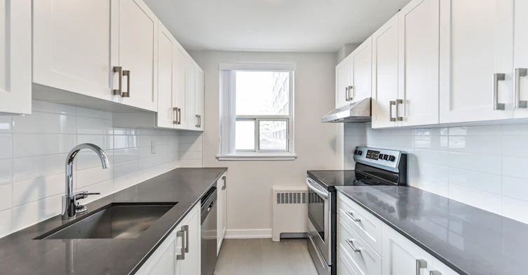 501-103 Avenue Road, Toronto, ON, M5R 2G9 - 2
