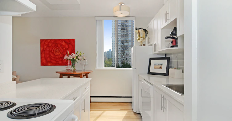 501-1952 Comox Street, Vancouver, BC, V6G 1R5