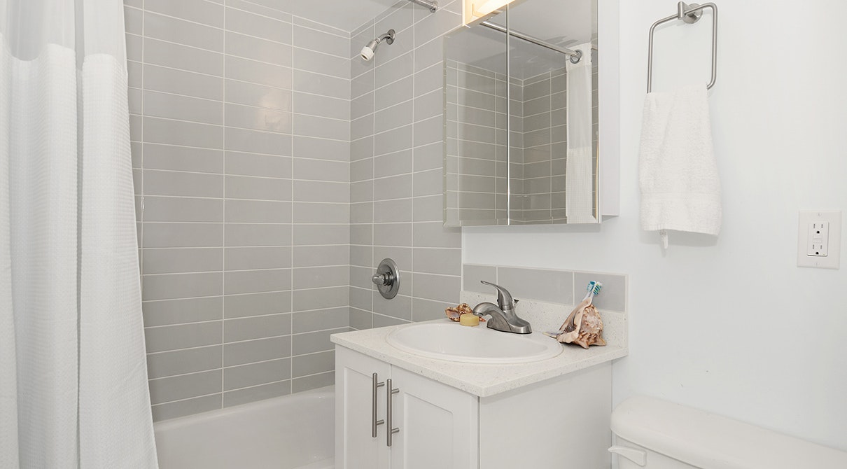 501-1952 Comox Street, Vancouver, BC, V6G 1R5 - 10