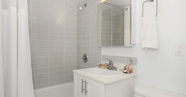 501-1952 Comox Street, Vancouver, BC, V6G 1R5 - 10