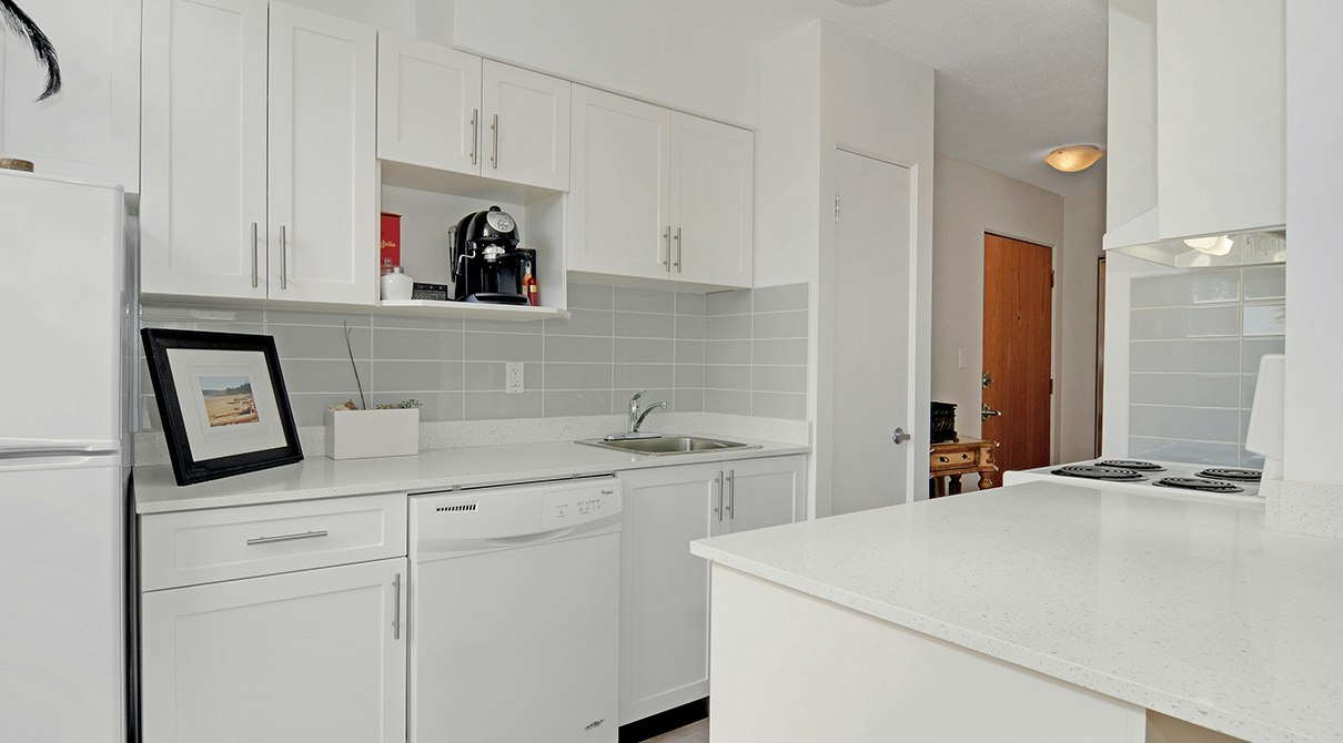604-1952 Comox Street, Vancouver, BC, V6G 1R5 - 2