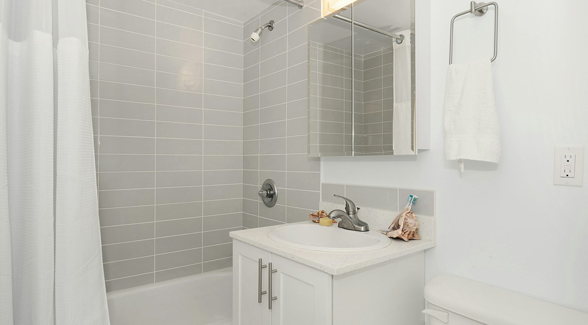 604-1952 Comox Street, Vancouver, BC, V6G 1R5 - 9