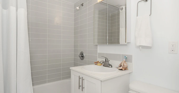 604-1952 Comox Street, Vancouver, BC, V6G 1R5 - 9
