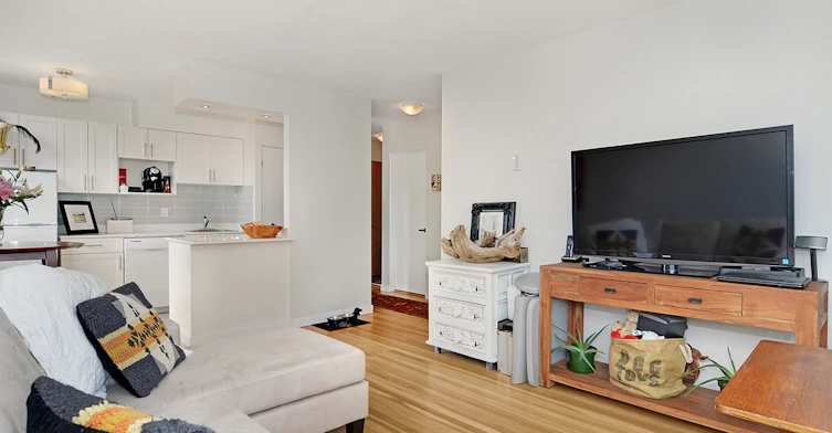 202-1952 Comox Street, Vancouver, BC, V6G 1R5 - 5