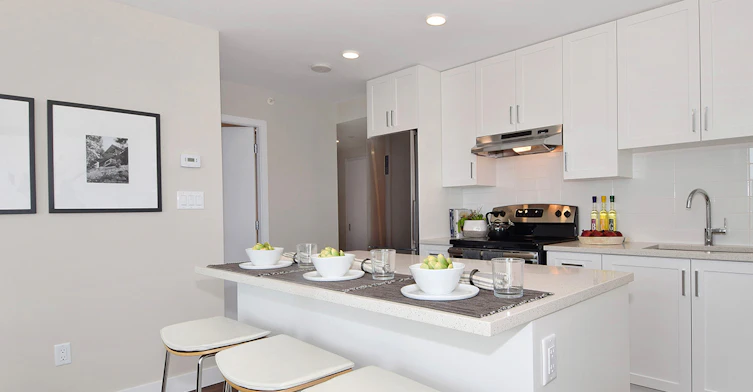 309-175 West 14th Street, North Vancouver, BC, V7M 0E6 - 2