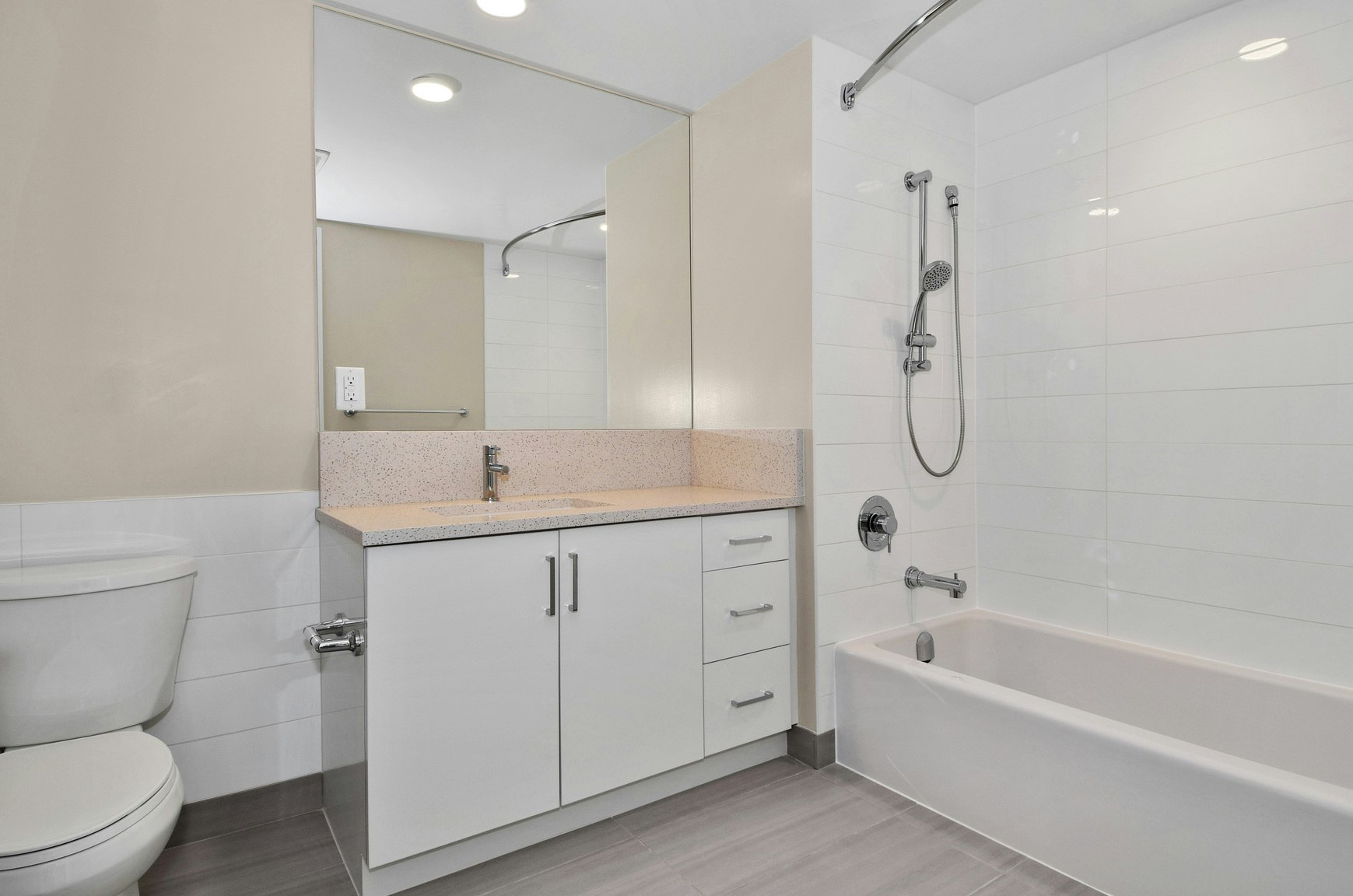 610-175 West 14th Street, North Vancouver, BC, V7M 0E6 - 6