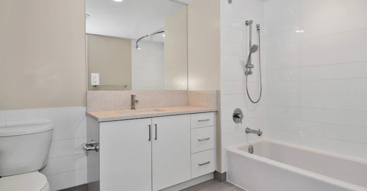 610-175 West 14th Street, North Vancouver, BC, V7M 0E6 - 6