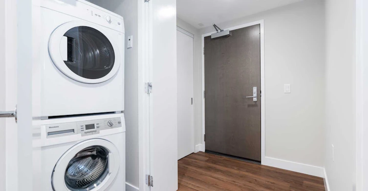 702-175 West 14th Street, North Vancouver, BC, V7M 0E6 - 4