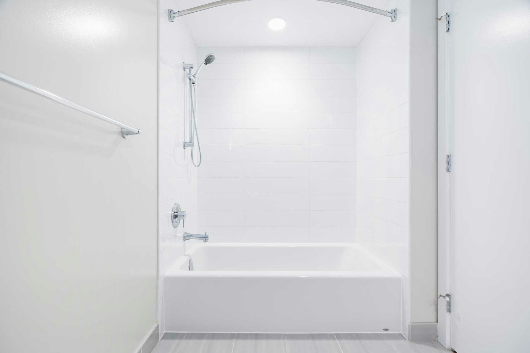 702-175 West 14th Street, North Vancouver, BC, V7M 0E6 - 7