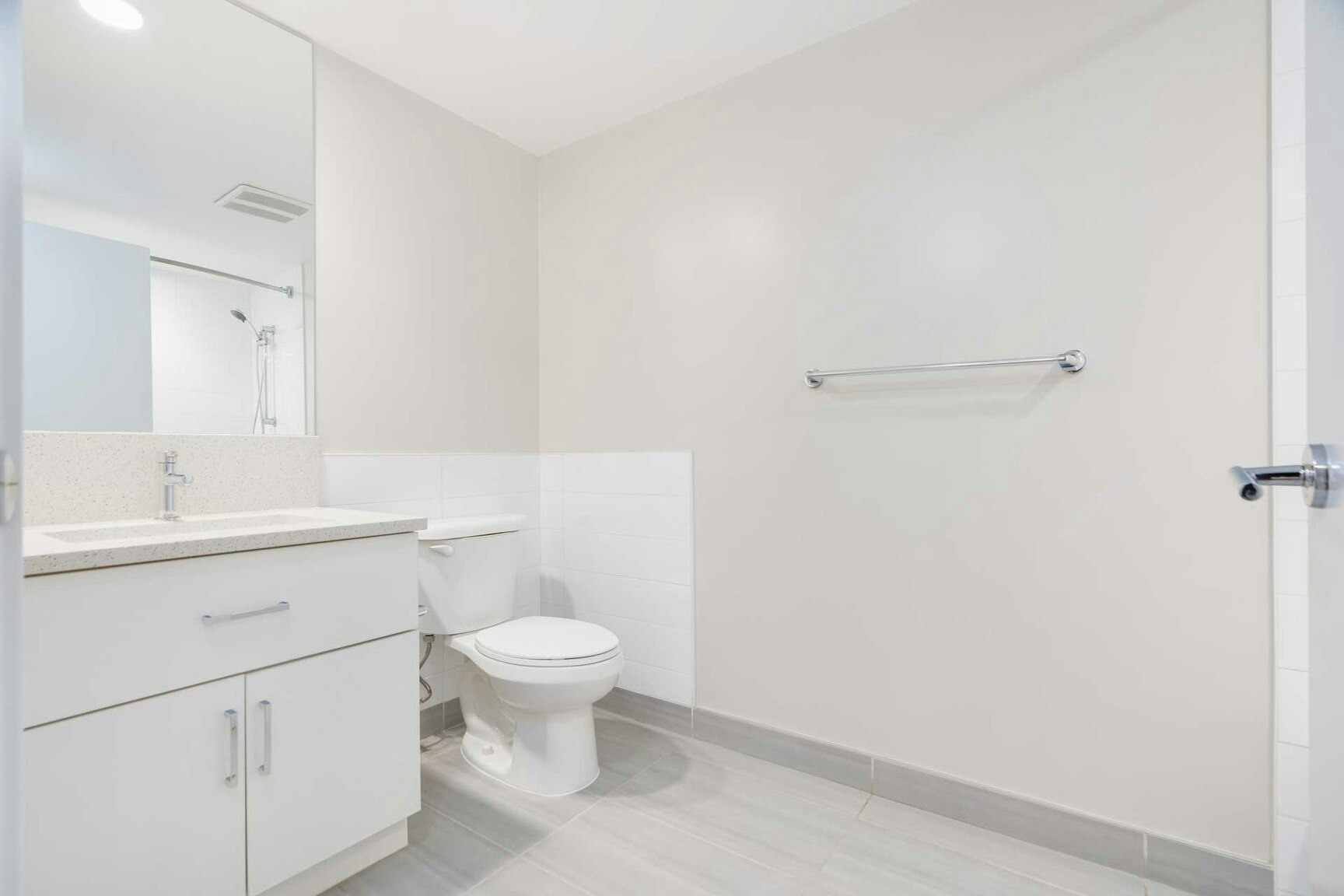 702-175 West 14th Street, North Vancouver, BC, V7M 0E6 - 9