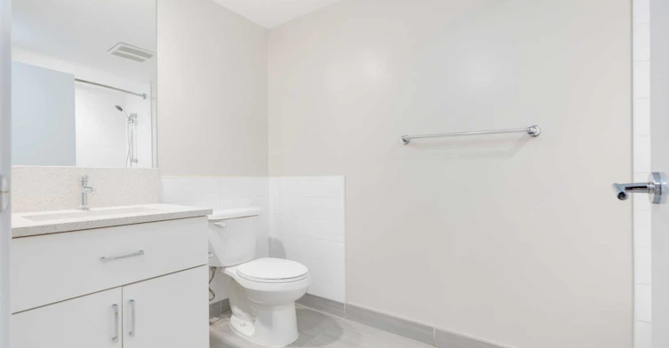 702-175 West 14th Street, North Vancouver, BC, V7M 0E6 - 9