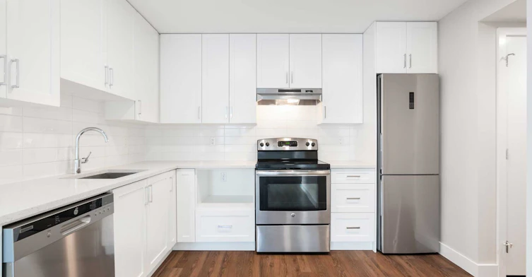 702-175 West 14th Street, North Vancouver, BC, V7M 0E6 - 5
