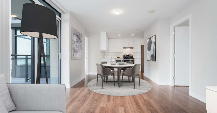 702-175 West 14th Street, North Vancouver, BC, V7M 0E6 - 2