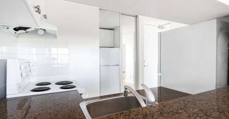 601-1160 Haro Street, Vancouver, BC, V6E 1E2 - 3