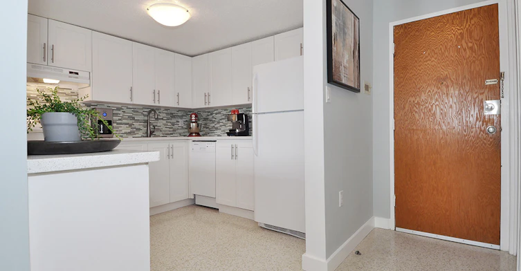 609-235 Bay Street, Ottawa, ON, K1R 5Z2 - 2