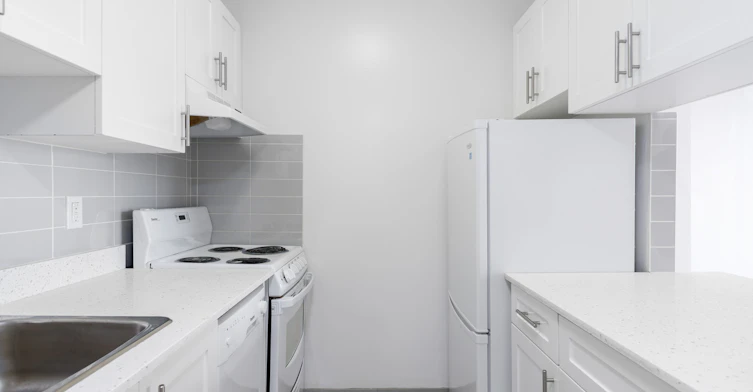 303-2040 Nelson Street, Vancouver, BC, V6G 1N5 - 4