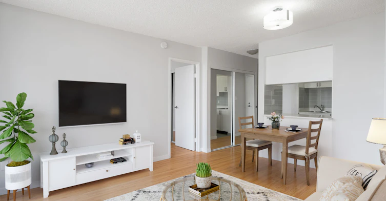 303-2040 Nelson Street, Vancouver, BC, V6G 1N5 - 2