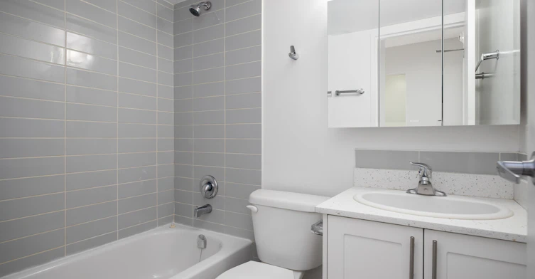 303-2040 Nelson Street, Vancouver, BC, V6G 1N5 - 5