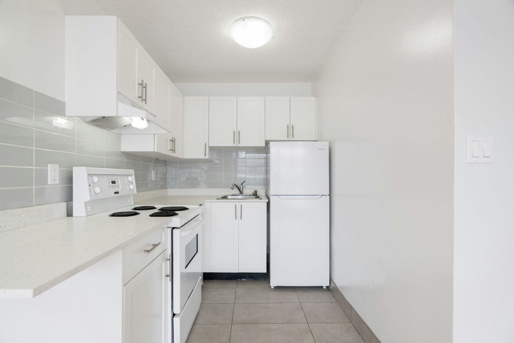 206-2040 Nelson Street, Vancouver, BC, V6G 1N5 - 5