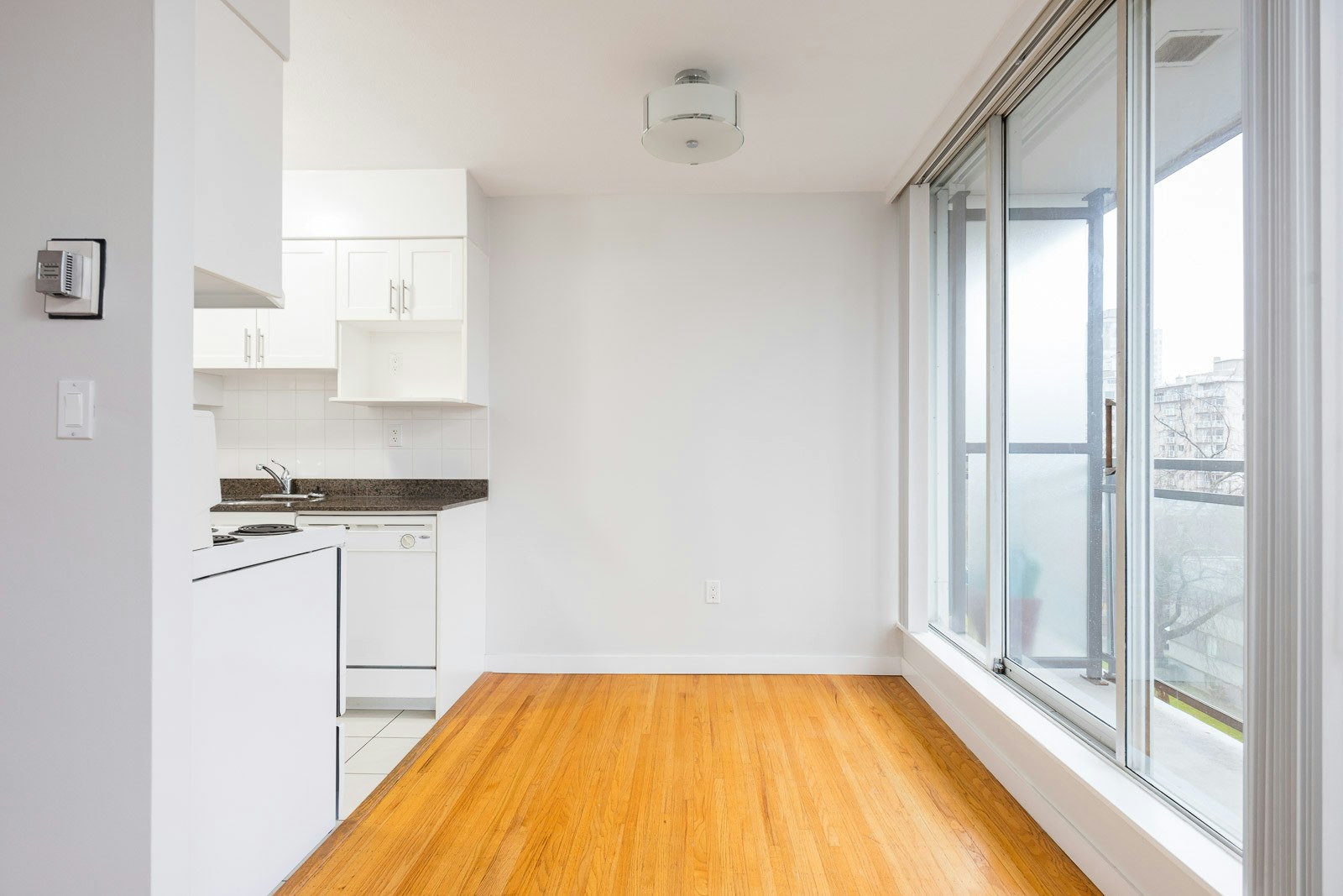 803-2045 Nelson Street, Vancouver, BC, V6G 1N8 - 7