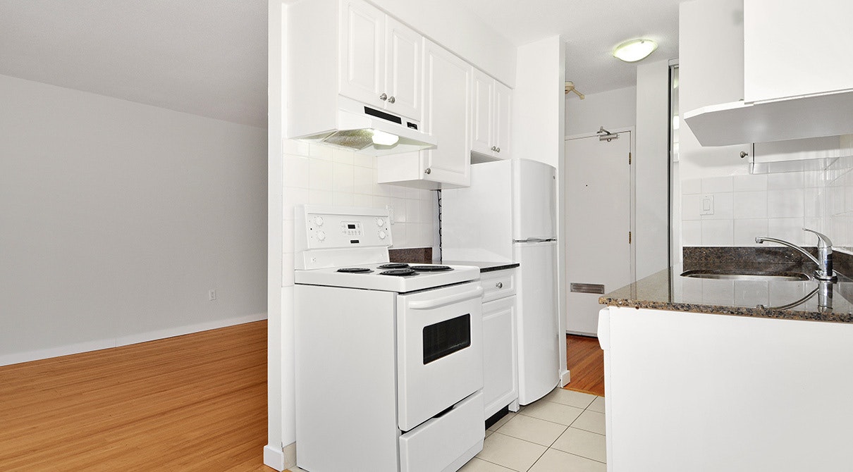 803-2045 Nelson Street, Vancouver, BC, V6G 1N8 - 3