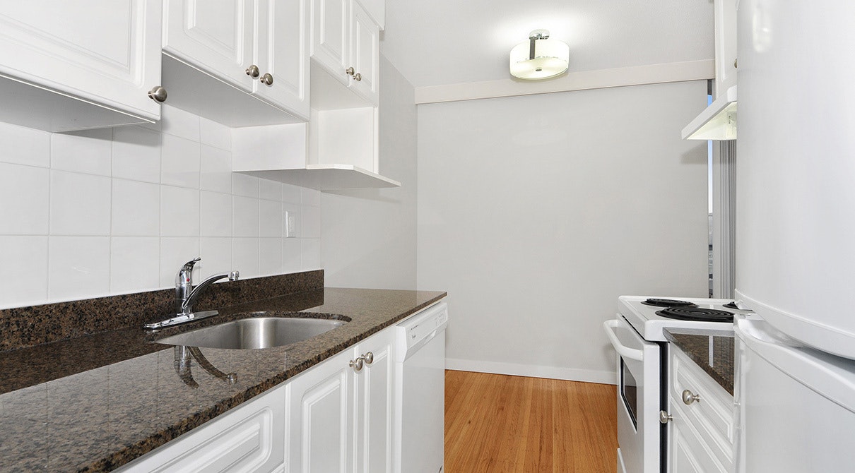 803-2045 Nelson Street, Vancouver, BC, V6G 1N8 - 2