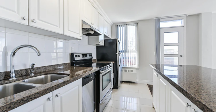 510-780 Eglinton Avenue West, Toronto, ON, M5N 1E9 - 3