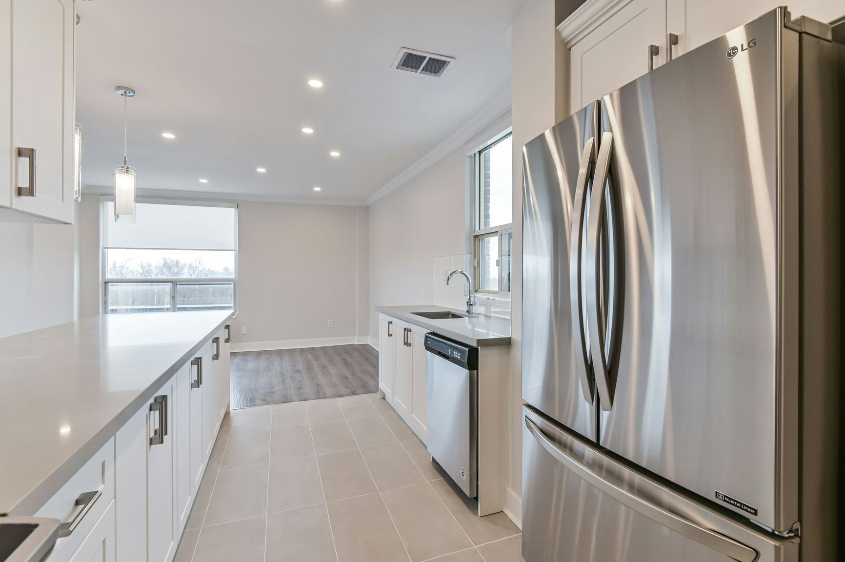 210-780 Eglinton Avenue West, Toronto, ON, M5N 1E9 - 5
