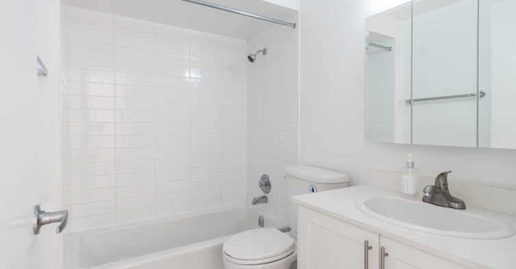 315-6450 East Boulevard, Vancouver, BC, V6M 3V9 - 2