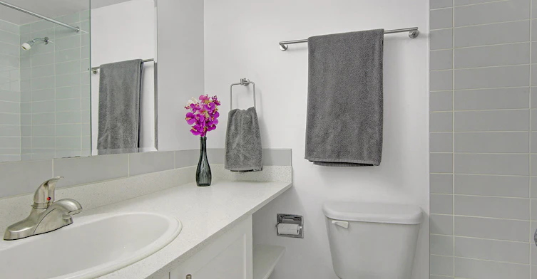 408-1905 Robson Street, Vancouver, BC, V6G 1E6