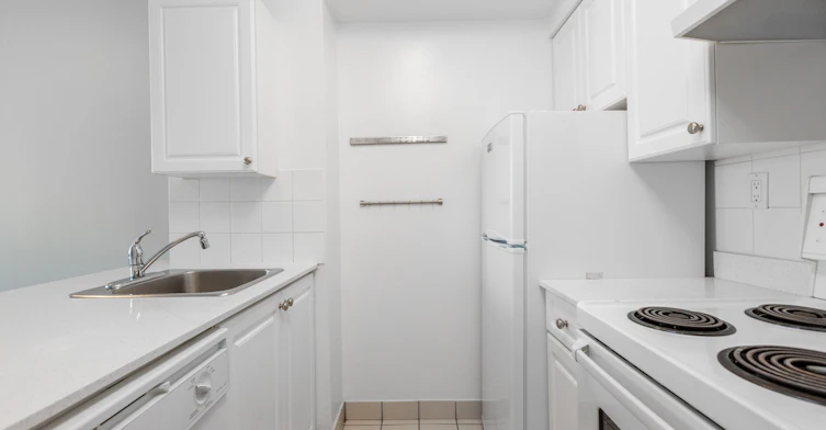 201-1905 Robson Street, Vancouver, BC, V6G 1E6 - 4