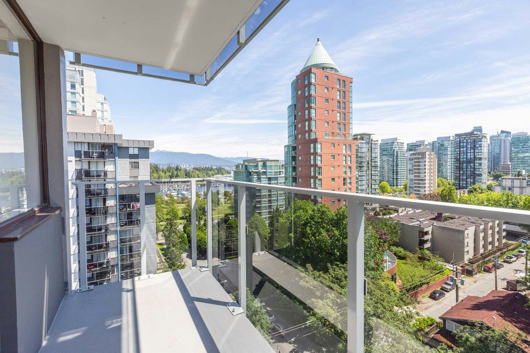 704-1905 Robson Street, Vancouver, BC, V6G 1E6
